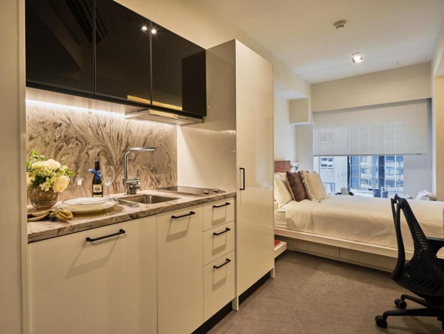 V Causeway Bay Aparthotel Хонконг Екстериор снимка