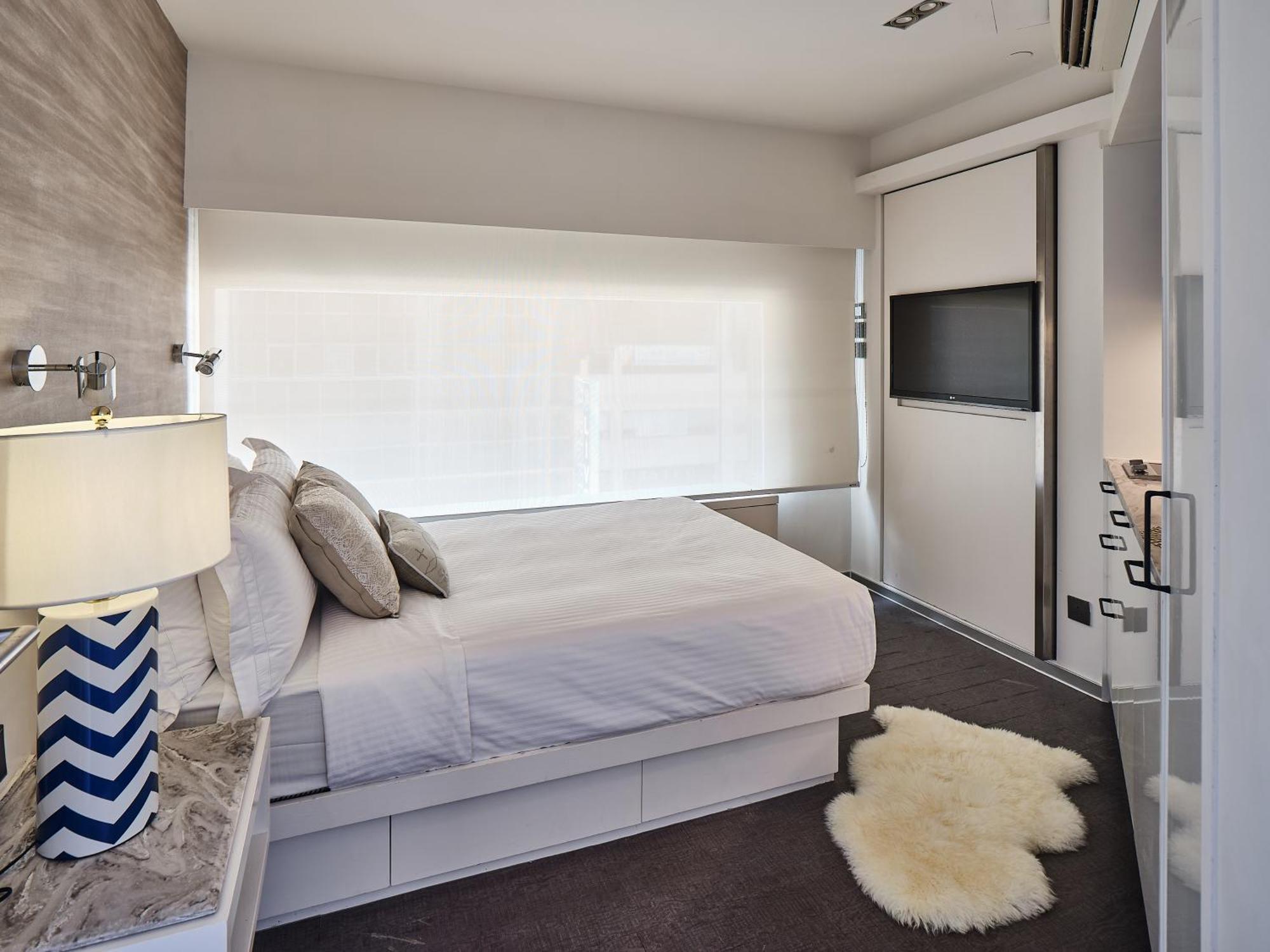 V Causeway Bay Aparthotel Хонконг Екстериор снимка